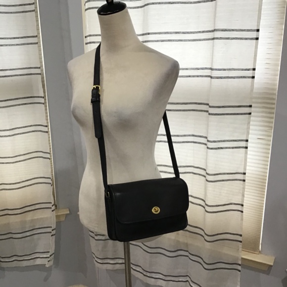 VTG Coach Dinky Black Leather Crossbody Shoulder Bag Minimalist Classic NYC - Picture 6 of 14